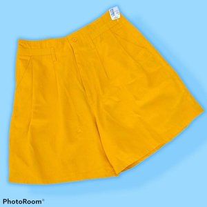 NWT Vintage High Waisted Pleated Shorts